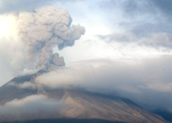 Popocatépetl exhala 8 veces en 24 horas, alcanza mil 417 minutos de tremor: Cenapred