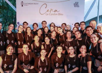 Estudiantes Anáhuac destacan en presentación Cena Le Cordon Bleu Puebla