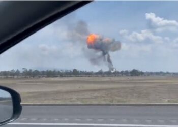 Pemex controla incendio provocado por toma clandestina en Edomex