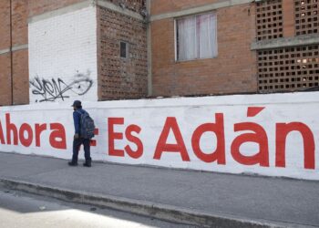 INE pone freno a aspirantes de Morena por promoción anticipada