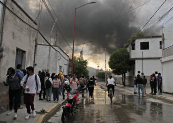 Atienden explosión en encierro de autobuses de San Pedro Cholula