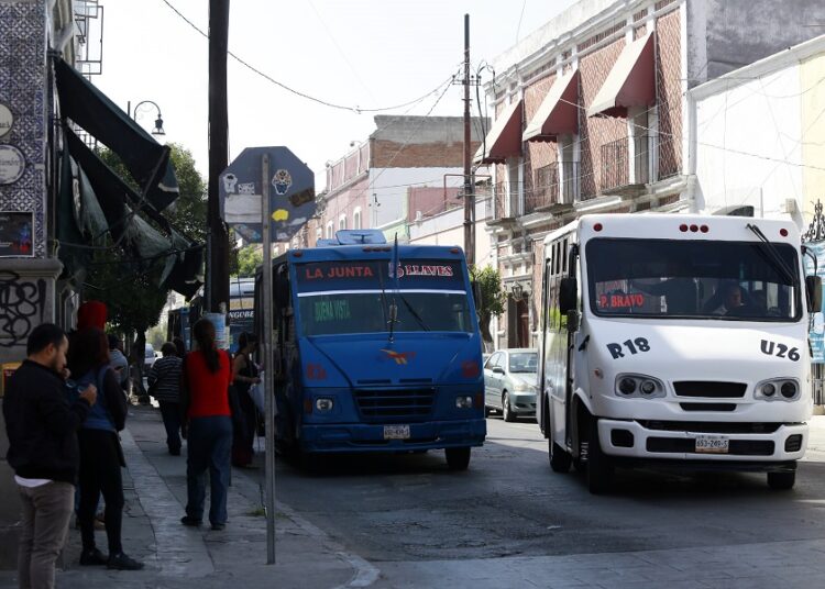 Orejas peatonales en calles 11 y 13 Ote-Pte estarán listas a finales de mayo