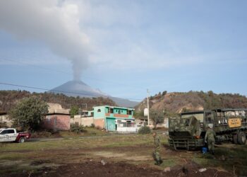 Popocatépetl mantiene emisiones de vapor de agua