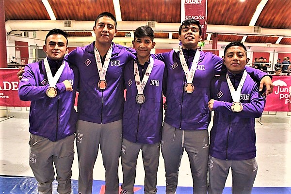 Luchas grecorromanas poblanas terminan con 5 medallas en Nacionales CONADE