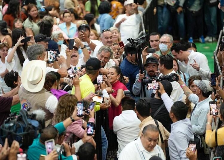 Sheinbaum apuesta por política de energías renovables de 4T