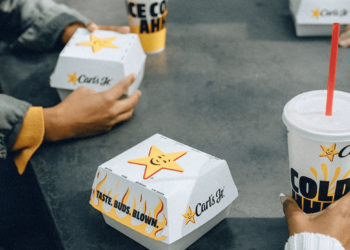 Carl’s Jr Atlixcáyotl celebra su primer aniversario