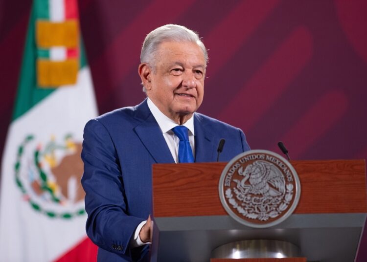 ‘Pura faramalla’ método de Va por México para definir a candidato presidencial: AMLO