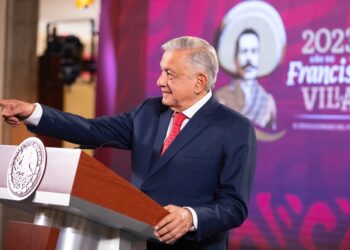 AMLO celebra triunfo de Delfina Gómez en Edomex