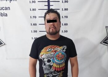 Detienen a hombre por violencia familiar