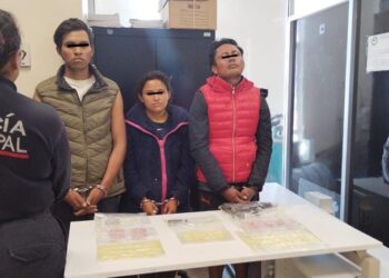 Detienen a 3 personas con arma de fuego, objetos punzocortantes y droga