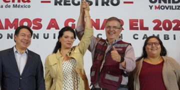 Marcelo Ebrard se registra como precandidato de Morena