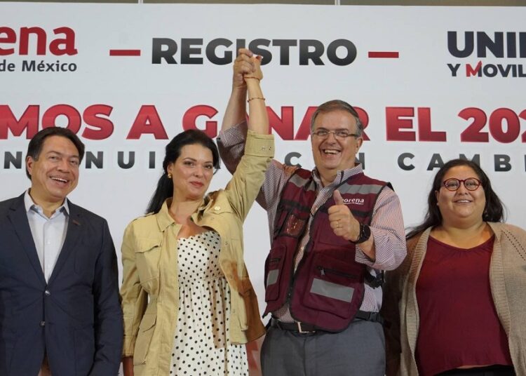 Marcelo Ebrard se registra como precandidato de Morena