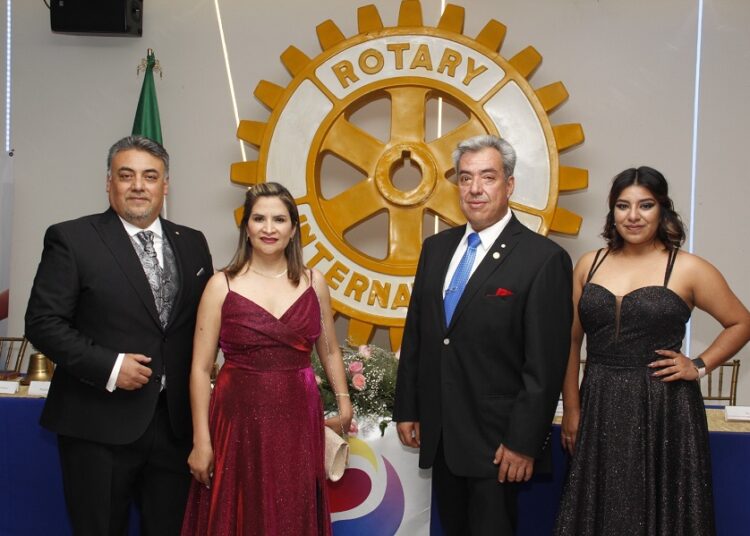 Presidentes de 4 clubes rotarios toman protesta