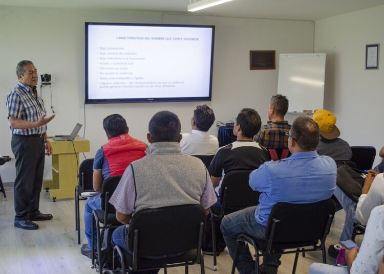 SMT sigue capacitando a operadores del transporte público