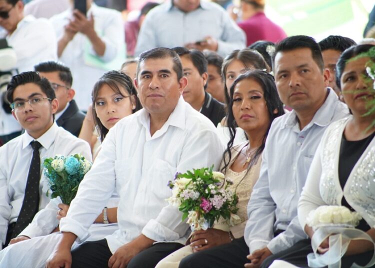 Segob celebra 44 bodas comunitarias gratuitas