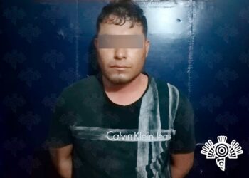 Policía Estatal detiene a hombre en posesión de un arma AK-47
