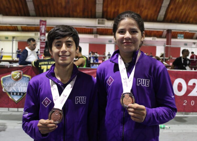 Caen 2 medallas más para Puebla en luchas estilo libre