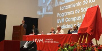 UVM promociona nuevas carreras en el área de la salud