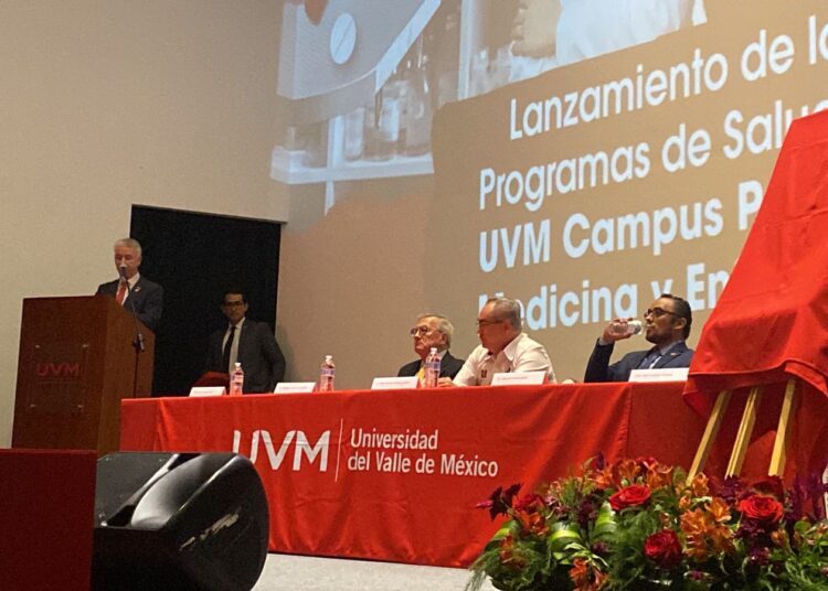 UVM promociona nuevas carreras en el área de la salud