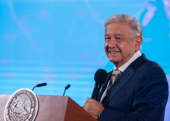 AMLO demuestra que Fox y Calderón estaban en contra de pensiones para adultos mayores
