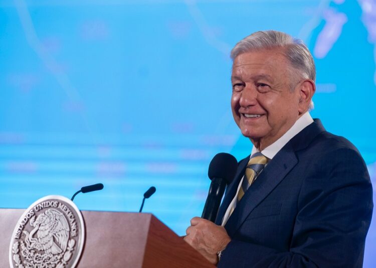 AMLO demuestra que Fox y Calderón estaban en contra de pensiones para adultos mayores