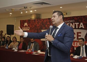 Armenta pide respetar decreto que prohíbe pinta de bardas