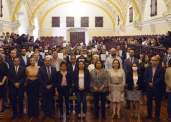 Lilia Cedillo entrega 225 definitividades a trabajadores no académicos