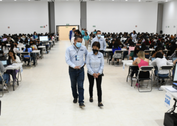 Lilia Cedillo supervisa aplicación del examen de admisión 2023