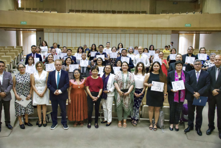 Cedillo encabeza graduación de diplomado sobre aseguramiento de calidad de programas educativos