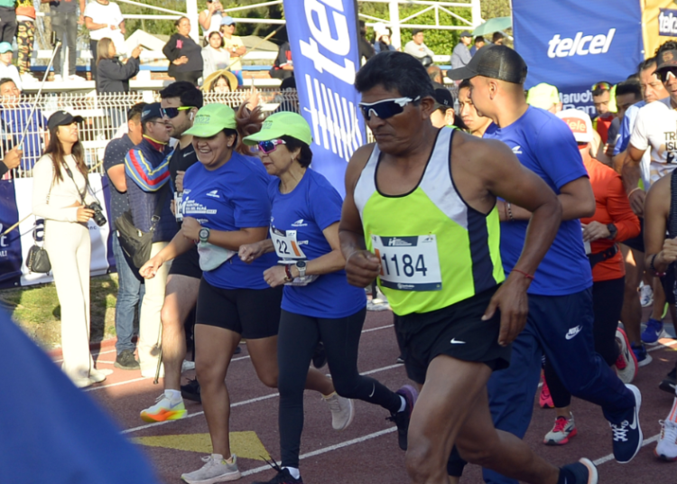 Lilia Cedillo participa en el Medio Maratón del Día del Padre San Andrés Cholula 2023