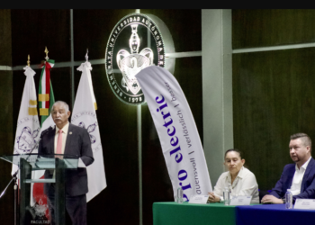 En Facultad de Ingeniería inicia conferencia “Tu éxito laboral comienza…”
