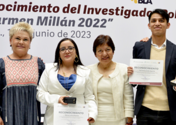 Docente y alumno BUAP son reconocidos con medalla «María del Carmen Millán»