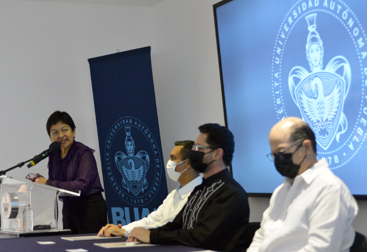 Lilia Cedillo destaca trabajo de facultad de Ciencias Políticas y Sociales