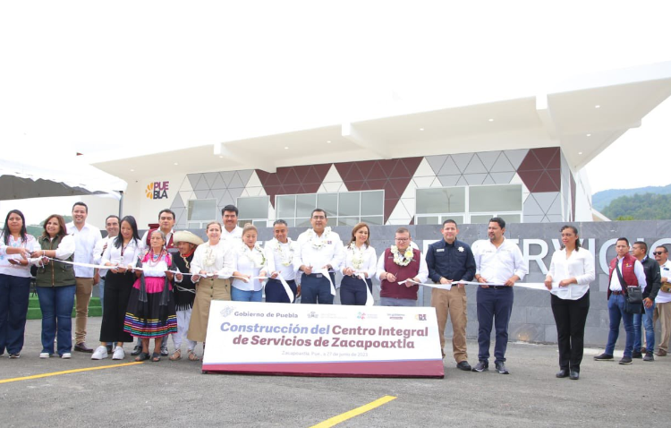 Salomón Céspedes entrega el Centro Integral de Servicios de Zacapoaxtla