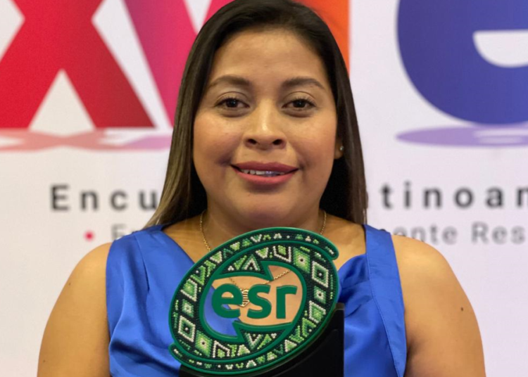 Por 17 años consecutivos, Granjas Carroll recibe distintivo como ESR