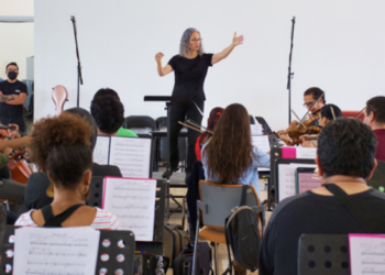 La misión de una orquesta es curar el alma de una sociedad: Lizzi Ceniceros