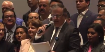 Ebrad renuncia a la SRE para contender por candidatura presidencial de Morena