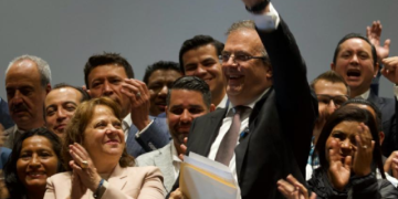 Arrecia carrera presidencial de Morena
