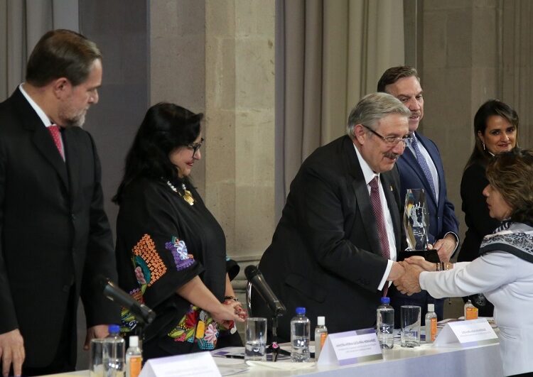 PT presenta iniciativa para que ministros de SCJN sean electos por voto ciudadano