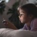 Piden supervisar a menores que usan apps como Litmatch