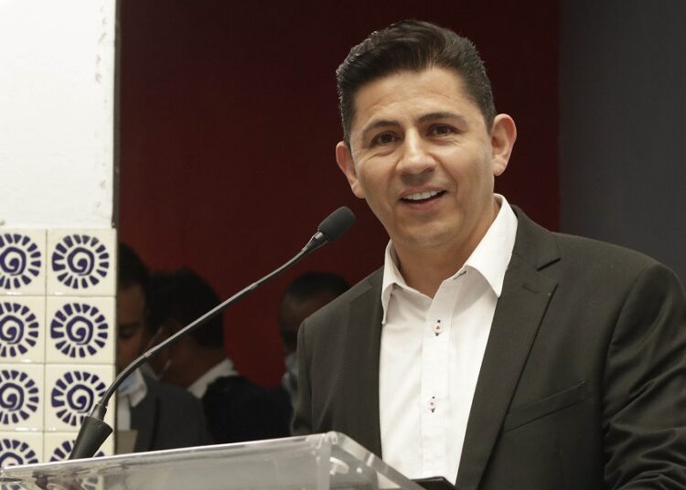 Denuncian a líder municipal del PRI por violencia de género y económica
