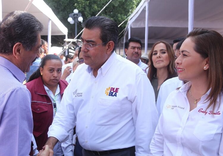 Céspedes participa en Martes Ciudadano de Tehuacán