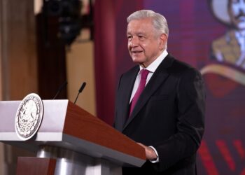 Claudio X. González impondrá a Xóchitl Gálvez: AMLO