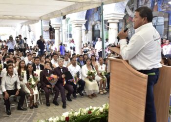 Casan a 60 parejas en boda comunitaria en Tehuacán