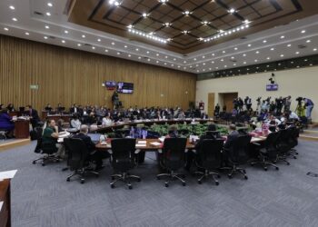 INE aprueba lineamientos para regular y fiscalizar aspirantes a candidatura presidencial