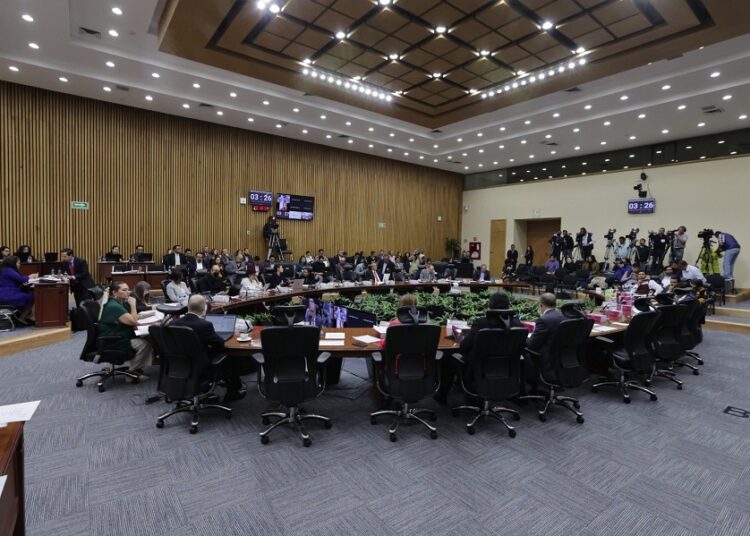 INE aprueba lineamientos para regular y fiscalizar aspirantes a candidatura presidencial