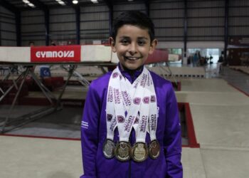 Joshua Sánchez, oro en prueba individual de gimnasia trampolín