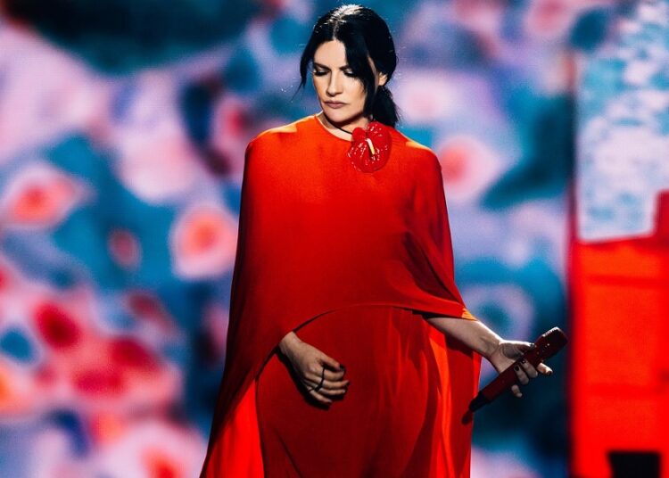 Laura Pausini presenta tour mundial en Plaza de España de Sevilla