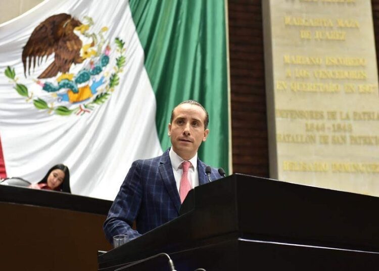 Riestra exige que Zoé Robledo comparezca por malas condiciones en infraestructura del IMSS