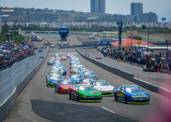 Pilotos NASCAR pelean por un boleto a playoff